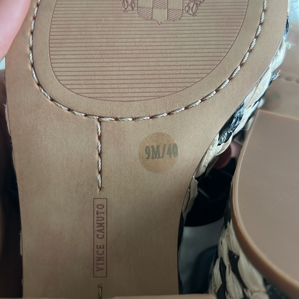 Vince Camuto Roreka Sandals - Picture 10 of 10